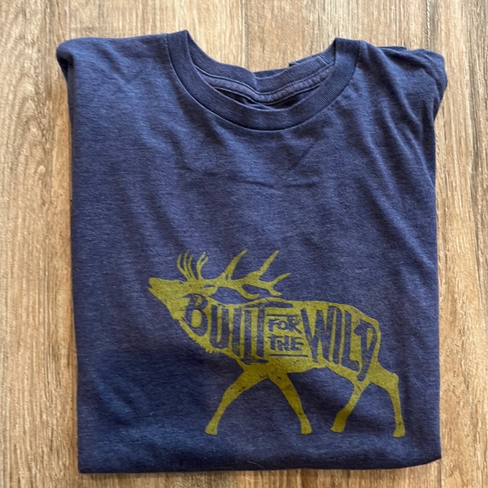 Men’s Yeti built for the wild T-shirt